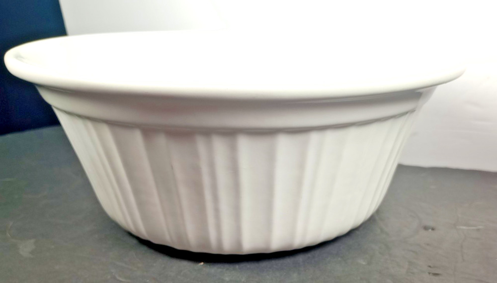 VTG Corningware French White Baker/Casserole Fluted/Ribbed